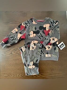 NWT Disney Minnie Mouse Grey and Red Leopard Bow Matching Set Toddler Size 5T